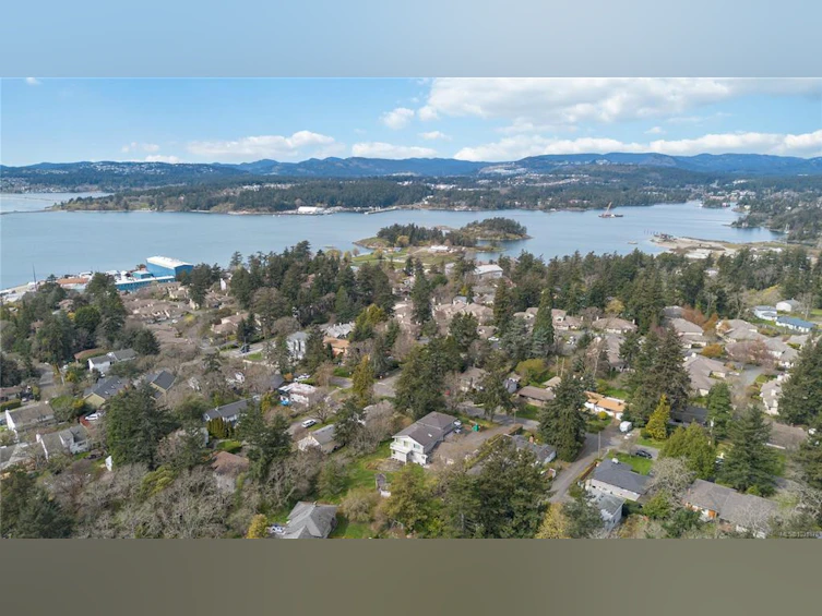 863 Parklands Drive, Esquimalt, BC, V9A 4L6 - 4