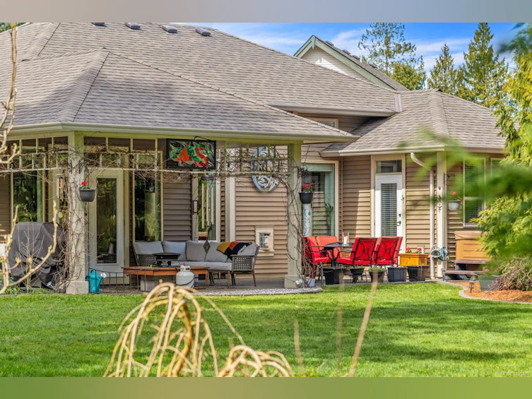2483 Walbran Place, Courtenay, BC, V9N 9W9 - 2