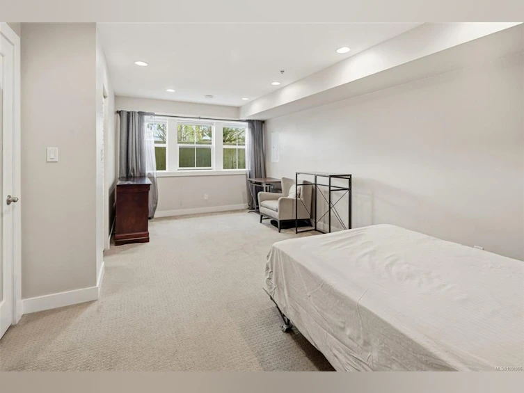 23 Pilot Street, Victoria, BC, V8V 2A5 - 15