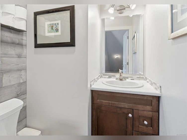 23 Pilot Street, Victoria, BC, V8V 2A5 - 14