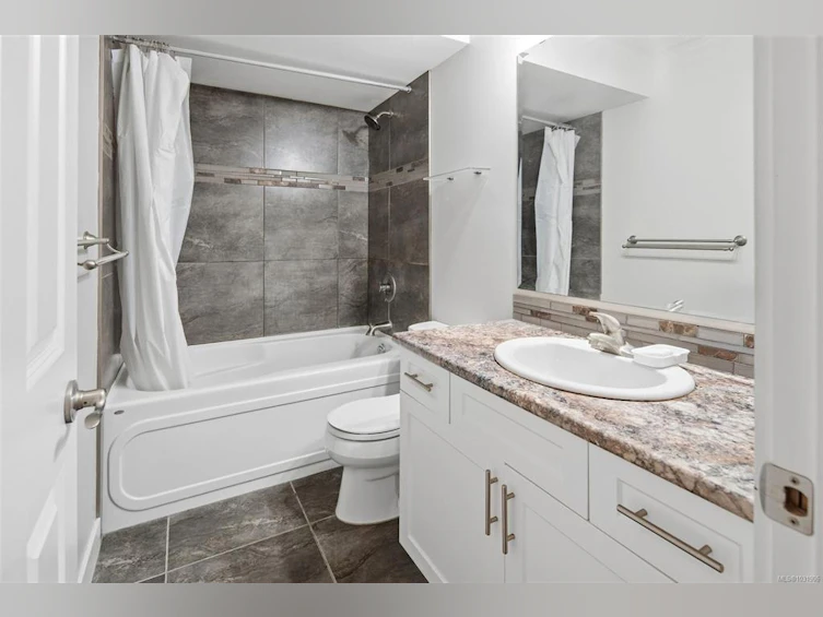 23 Pilot Street, Victoria, BC, V8V 2A5 - 17