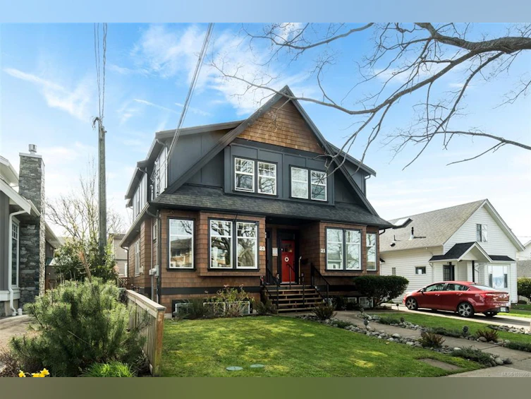 23 Pilot Street, Victoria, BC, V8V 2A5