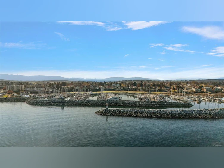 10007 Third Street, Sidney, BC, V8L 3B1 - 61