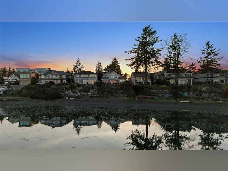 10007 Third Street, Sidney, BC, V8L 3B1 - 64