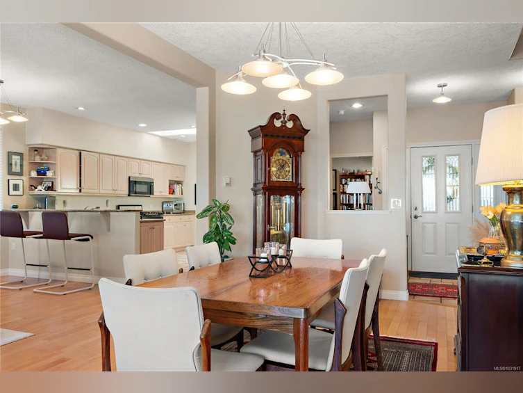 10007 Third Street, Sidney, BC, V8L 3B1 - 15