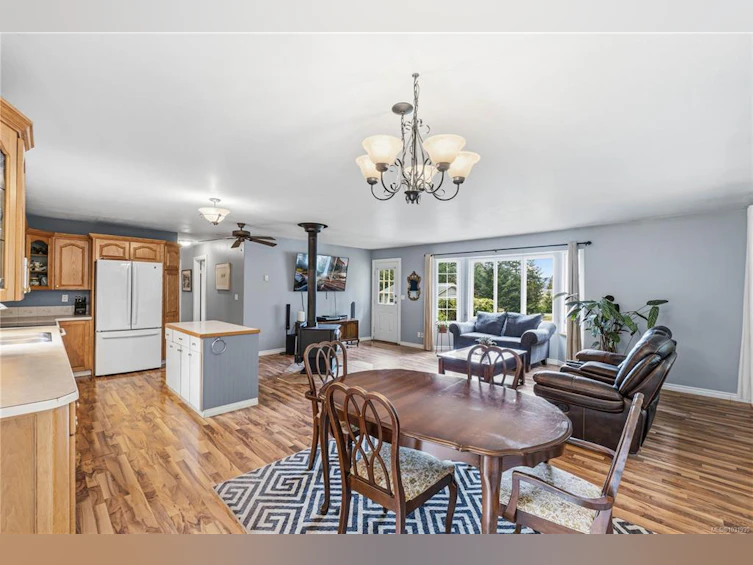 4758 Blue Heron Drive, Bowser/Deep Bay, BC, V0R 1G0 - 3