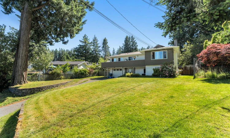 405 Tamarack Road