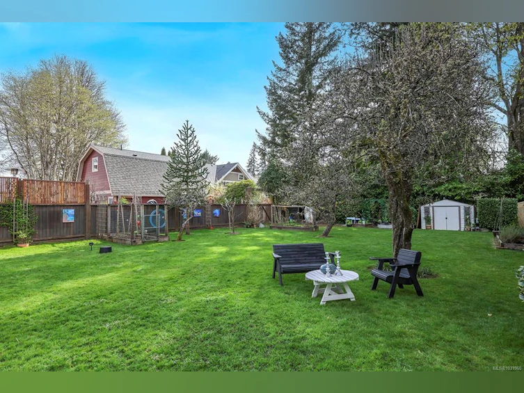 325 Harmston Avenue, Courtenay, BC, V9N 2X1 - 58
