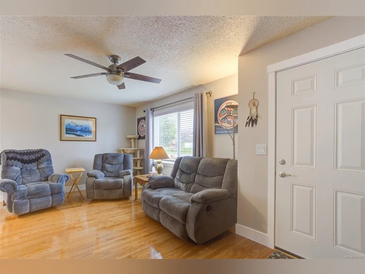 81 Larch Street, Lake Cowichan, BC, V0R 2G0 - 3