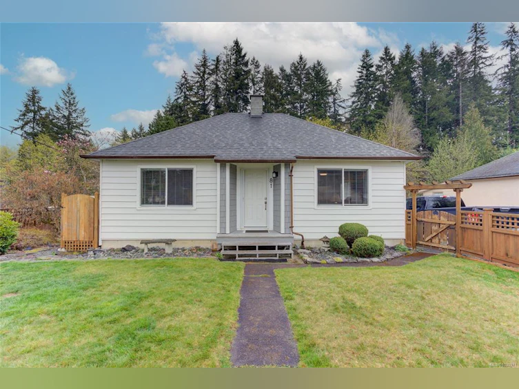 81 Larch Street, Lake Cowichan, BC, V0R 2G0 - 2