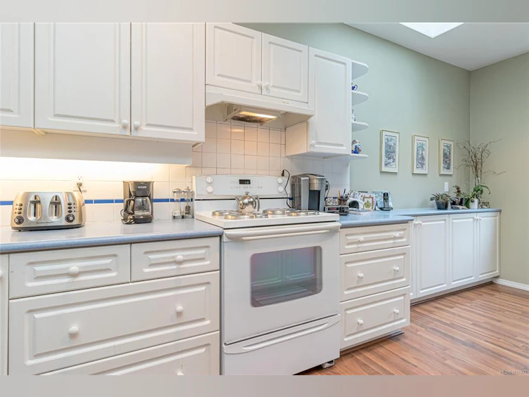 823 Lakes Boulevard, French Creek, BC, V9P 2P8 - 6