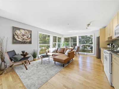 206-1155 Yates Street - 4