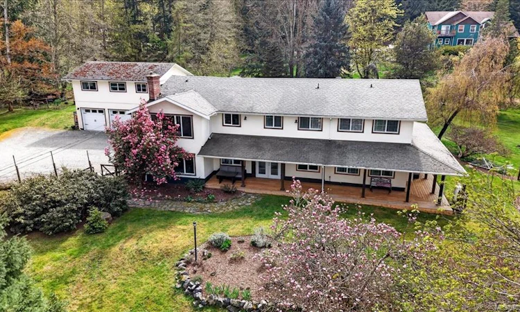1035 Briarwood Crescent