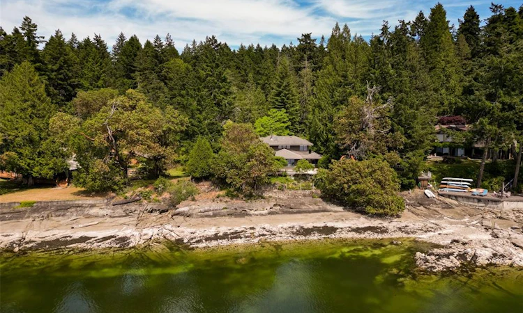 114 Arbutus Road