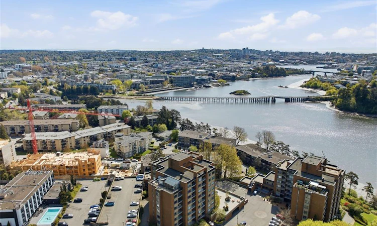 308-103 E Gorge Road