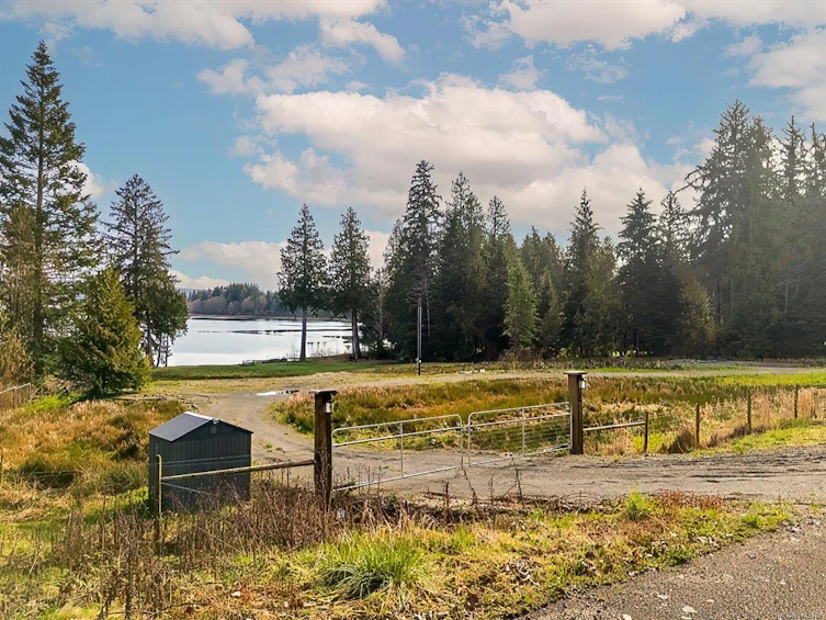 8460 Penny Lane, Fanny Bay, BC, V0R 1W0 - 19