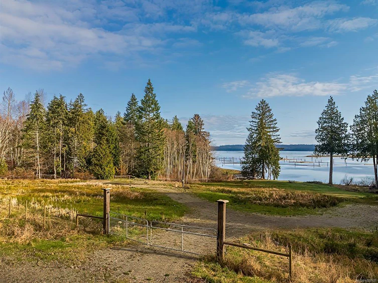 8460 Penny Lane, Fanny Bay, BC, V0R 1W0 - 18