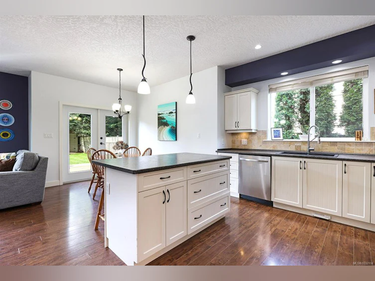 1555B Willemar Avenue, Courtenay, BC, V9N 3M2 - 8