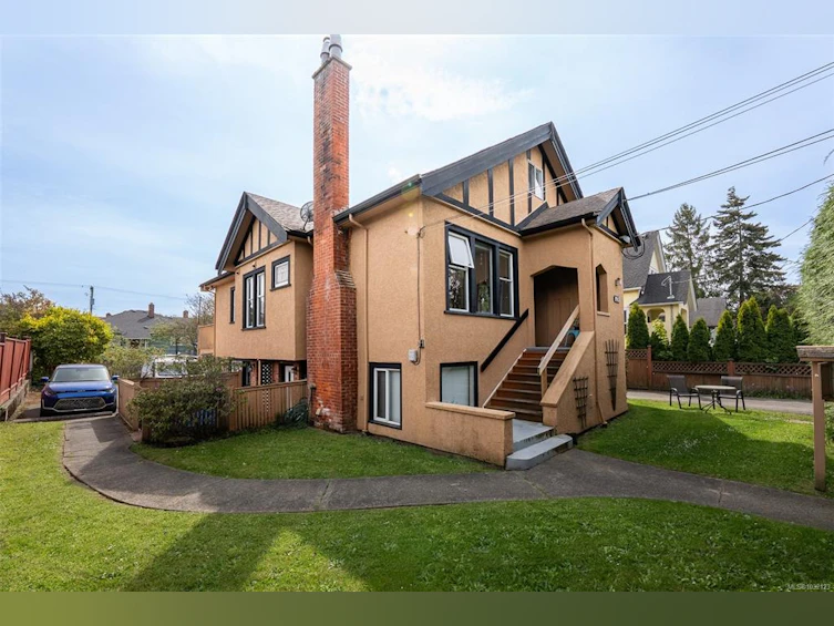 1913 Duchess Street, Victoria, BC, V8R 4W2 - 2