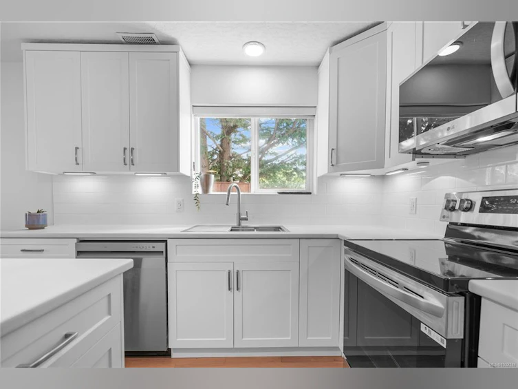 517 Pamela Place, Saanich, BC, V8Z 4H2 - 22