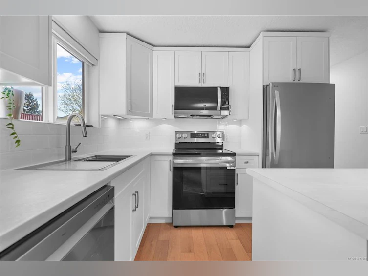 517 Pamela Place, Saanich, BC, V8Z 4H2 - 21