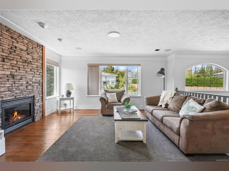 517 Pamela Place, Saanich, BC, V8Z 4H2 - 4
