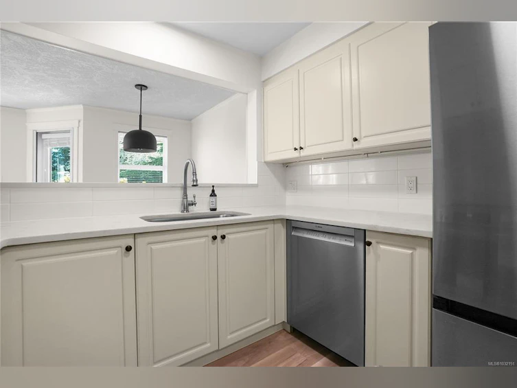 103-951 Topaz Avenue, Victoria, BC, V8T 2M2 - 10