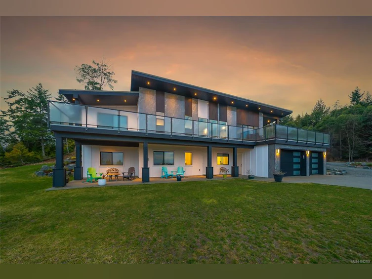 1704 Warn Way, Qualicum Beach, BC, V9K 2S3 - 11