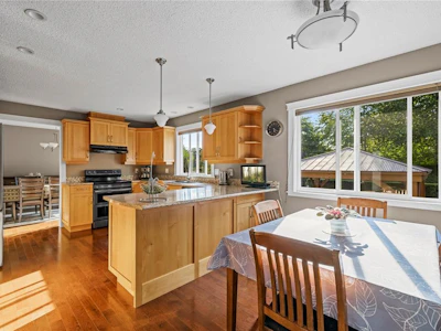 823 Glenhale Crescent - 4