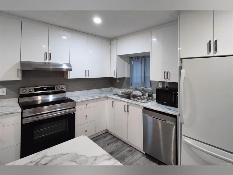 18 S Gillespie Street, Nanaimo, BC, V9R 4Y3 - 6