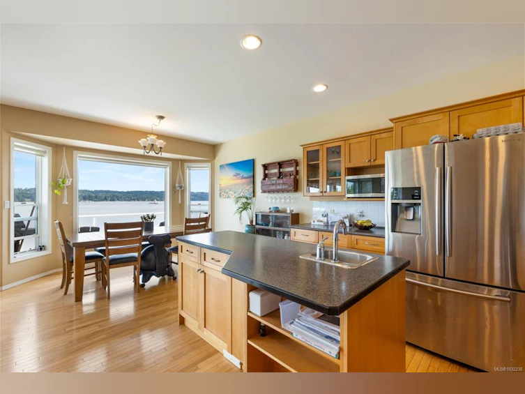 6800 Buckley Bay Frontage Road, Union Bay, BC, V0R 1W0 - 8