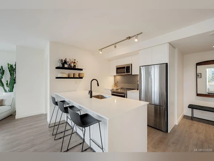 604-845 Johnson Street, Victoria, BC, V8W 0G3 - 4