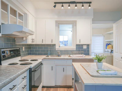 4865 Burde Street - 4