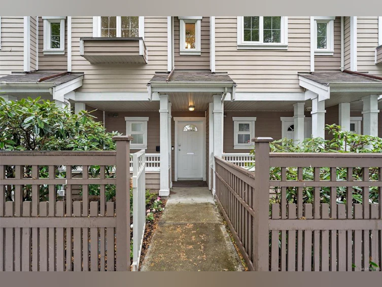 3-1870 Cook Street, Victoria, BC, V8T 3P6 - 2