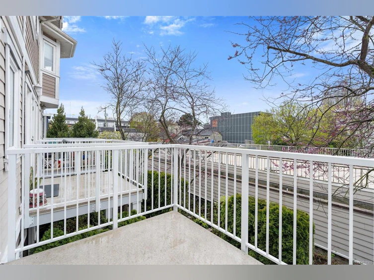 3-1870 Cook Street, Victoria, BC, V8T 3P6 - 24