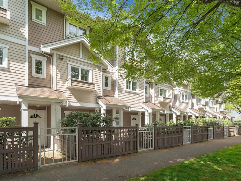 3 - 1870 Cook Street, Victoria BC V8T 3P6