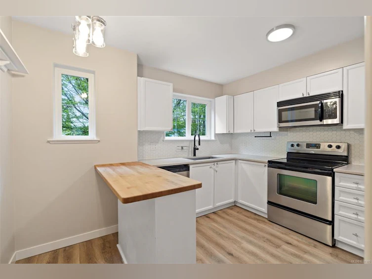3-1870 Cook Street, Victoria, BC, V8T 3P6 - 10