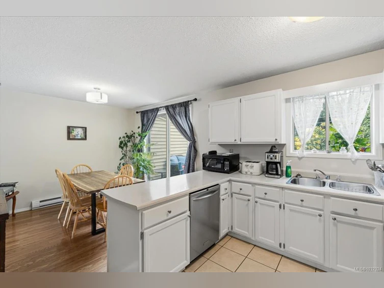 2631 Labieux Road, Nanaimo, BC, V9T 3N3 - 5