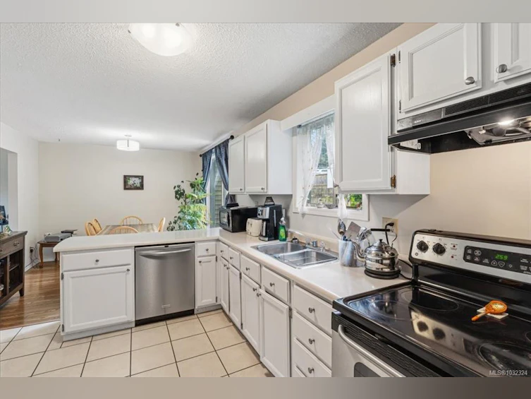 2631 Labieux Road, Nanaimo, BC, V9T 3N3 - 3