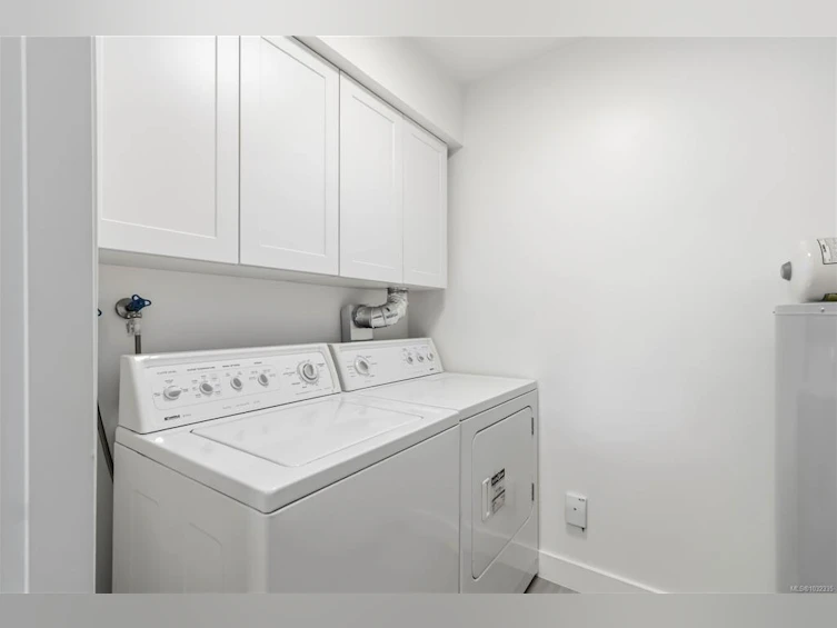 219-2245 James White Boulevard, Sidney, BC, V8L 1Z5 - 27
