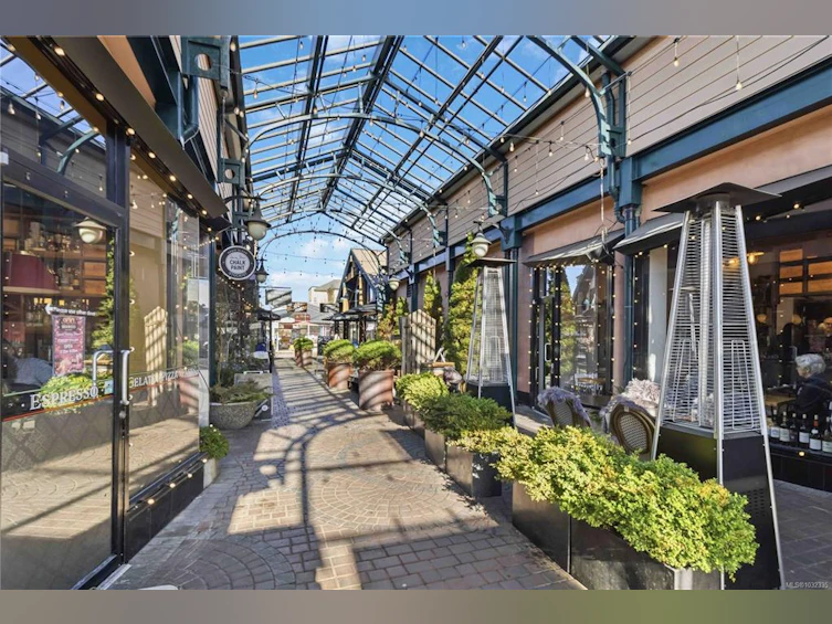 219-2245 James White Boulevard, Sidney, BC, V8L 1Z5 - 32