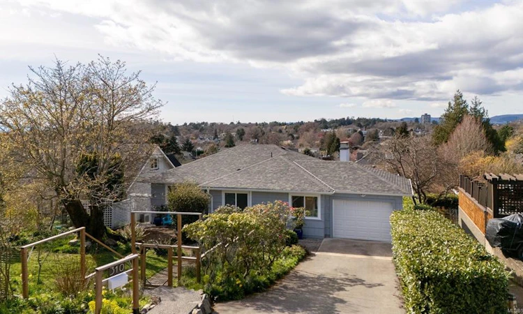 310 Windermere Place