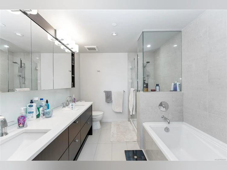 302-608 Broughton Street, Victoria, BC, V8W 1C7 - 20