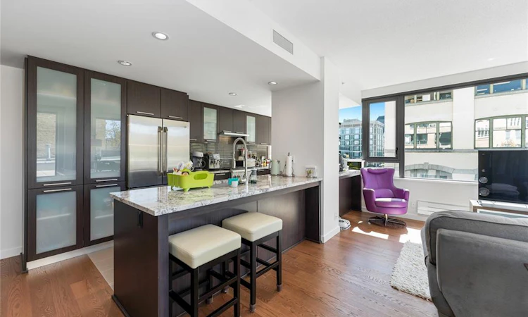 302-608 Broughton Street