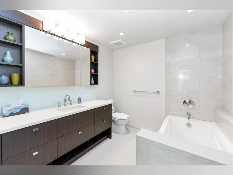302-608 Broughton Street, Victoria, BC, V8W 1C7 - 35