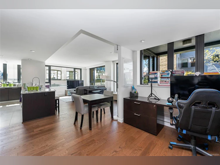 302-608 Broughton Street, Victoria, BC, V8W 1C7 - 6