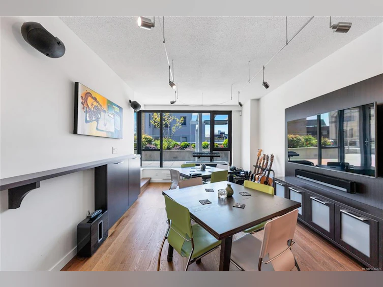 302-608 Broughton Street, Victoria, BC, V8W 1C7 - 26