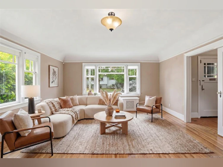 15 Linden Avenue, Victoria, BC, V8V 4C9 - 2