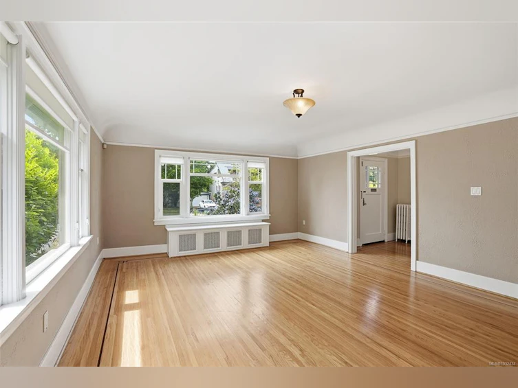 15 Linden Avenue, Victoria, BC, V8V 4C9 - 3