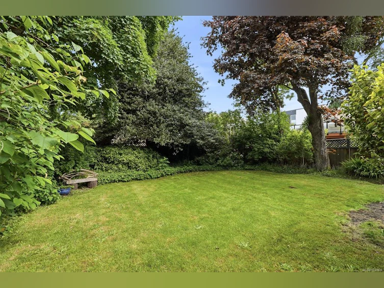 15 Linden Avenue, Victoria, BC, V8V 4C9 - 31
